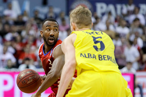 盟安菲尔德 盟安菲尔德