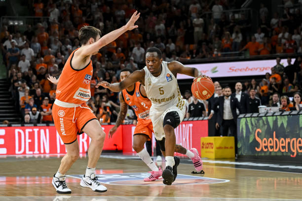 仅取决于他 仅取决于他