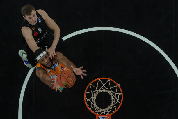 赛场上每9 赛场上每9